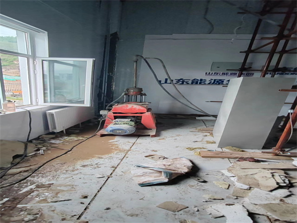 比如地基基础下沉墙体裂缝加固注浆顶升施工